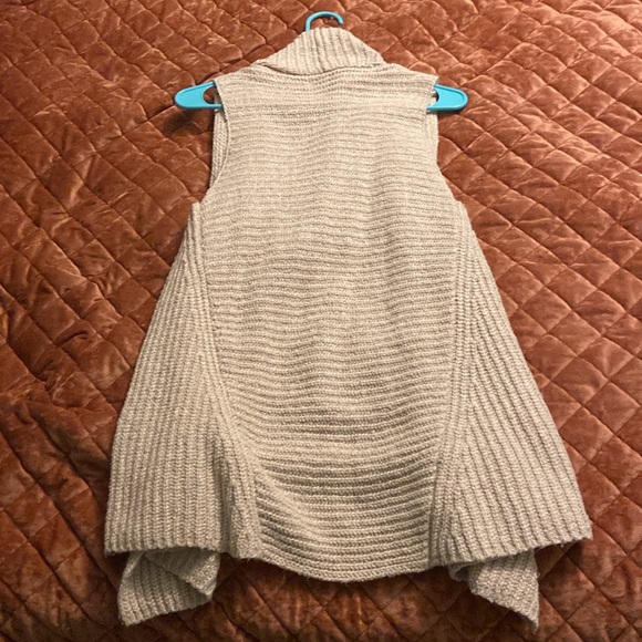 Cozy Knit sweater/vest - Picture 6 of 6